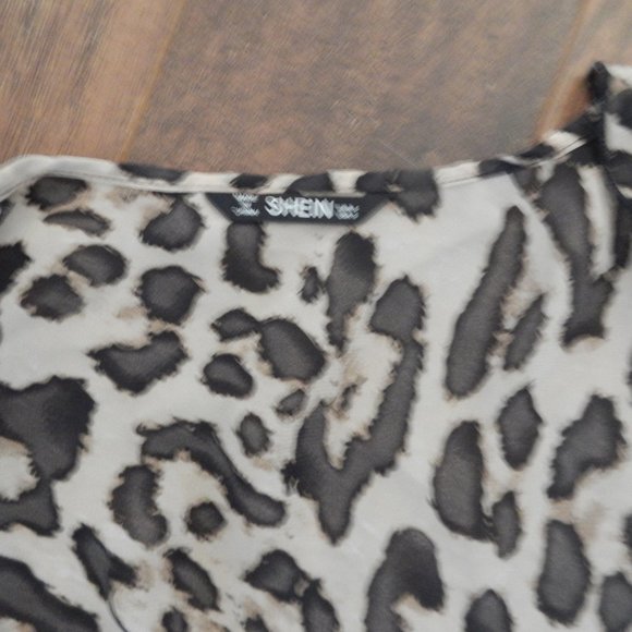 Shein one size sheer leopard wrap crop top - Picture 3 of 3